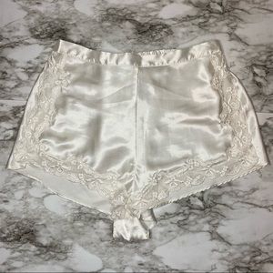 Vintage Victoria’s Secret Satin Lace Shorts, M Vtg VS Pajama Ivory White